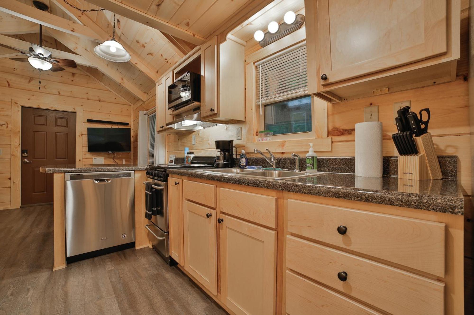 שאטאנוגה Meg Cabin Tiny Rustic Comfort On Lookout Mtn מראה חיצוני תמונה